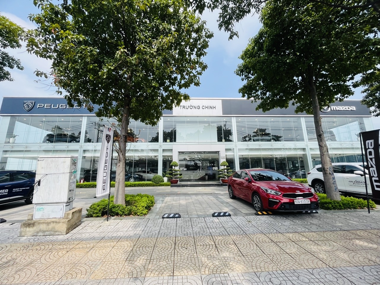 MAZDA - PEUGEOT TRƯỜNG CHINH